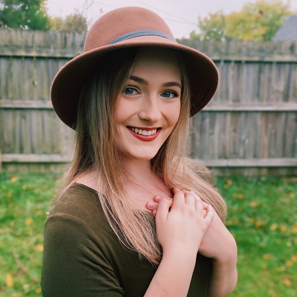 Meet your Posher, Emma